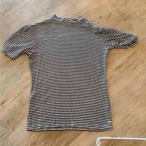 Albion fit, puffed shoulders.